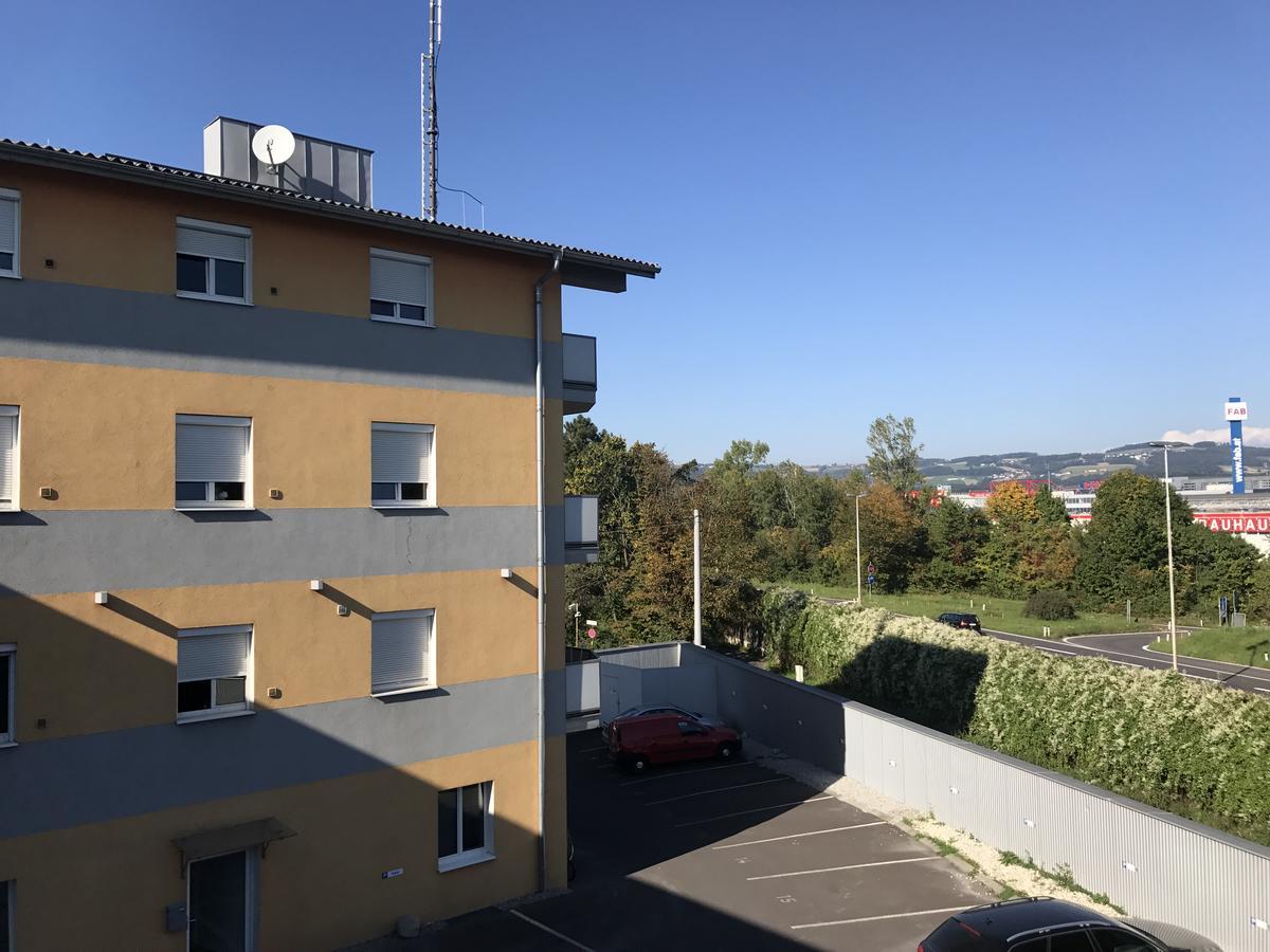 Montagehotel Living@Linz Exterior photo